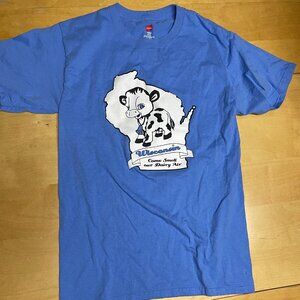 T-shirt Wisconsin Come Smell Our Dairy Air Blue - Small - Cute Cow